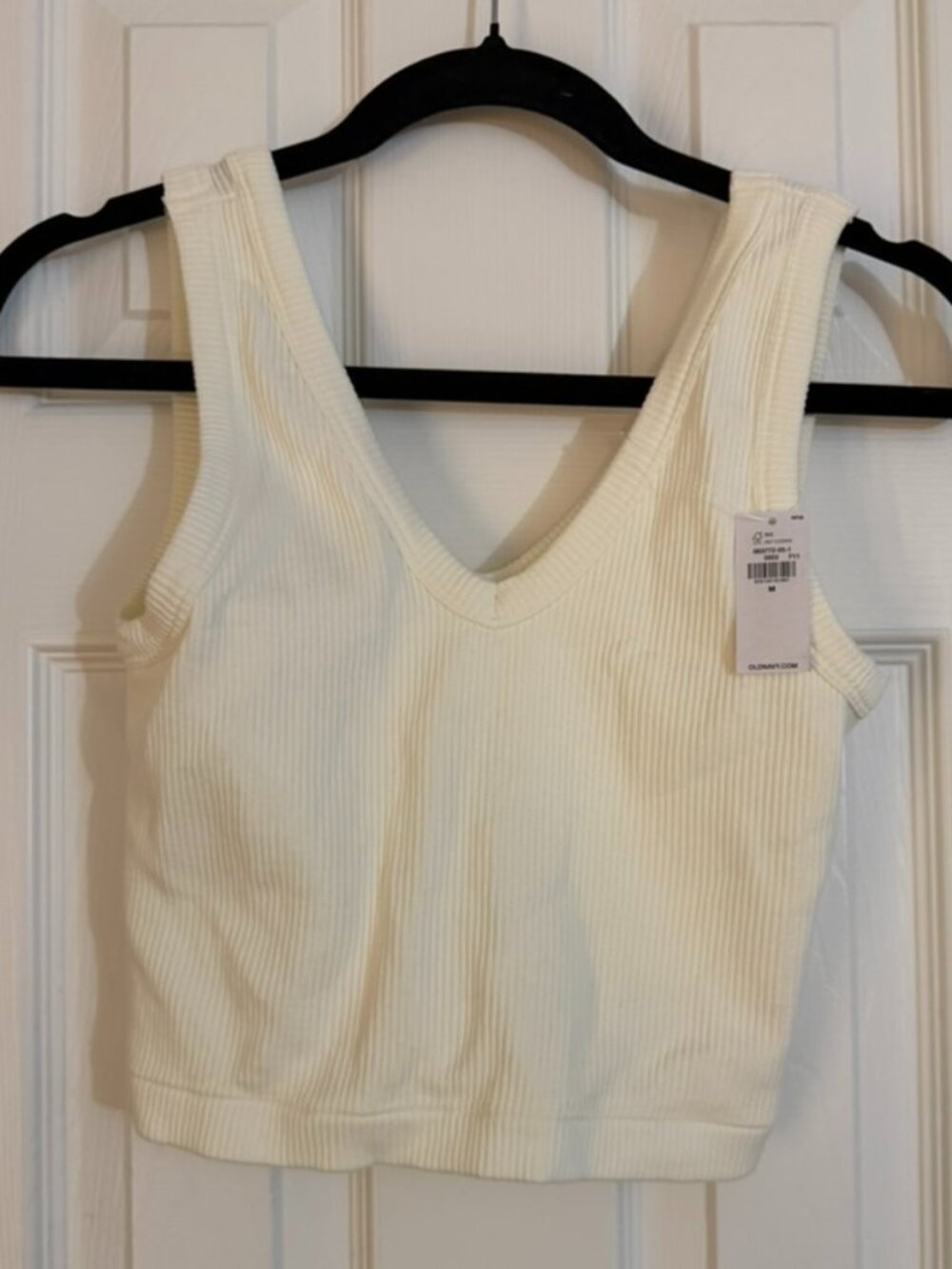 NWT Old Navy Exhale Seamless V-Neck Rib Tank Size Medium